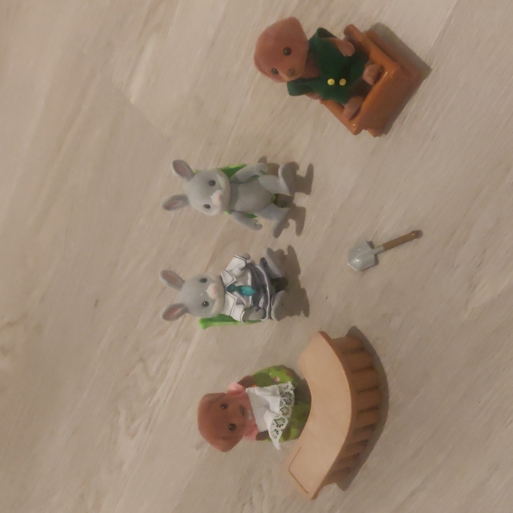 Vintage Sylvanian Family Cottontail Rabbits Calico Critters LABRADOR 9 PCA Lot